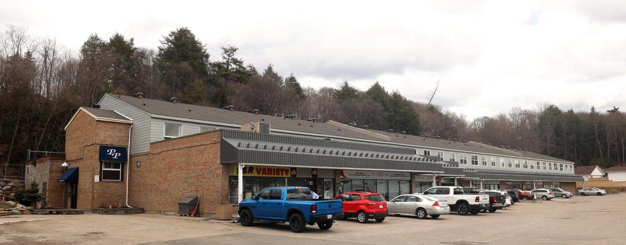 Paris Plaza Elliot Lake Exterior foto
